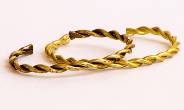 Revolution - Twisted Brass Wire Cuff